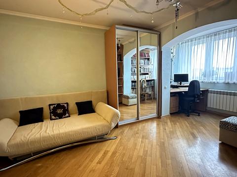 квартира по адресу Героев Днепра ул., 9