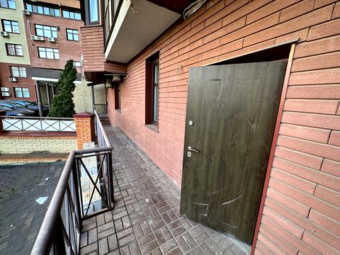 комерційна за адресою Євгена Коновальця вул. (Щорса), 32-Б