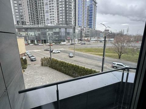 комерційна за адресою Михайла Бойчука вул. (Кіквідзе), 44 А