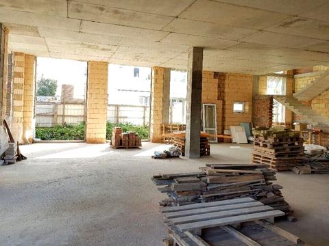 комерційна за адресою Чорновола вул., 80