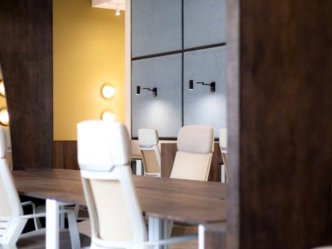 комерційна за адресою Богдана Хмельницького вул., 32