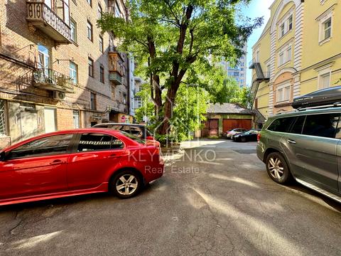 комерційна за адресою Саксаганського вул., 63/28