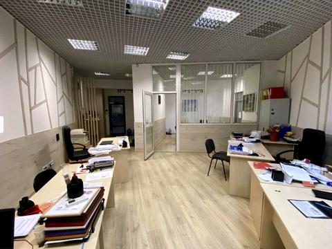 комерційна за адресою Євгена Коновальця вул. (Щорса), 36 д