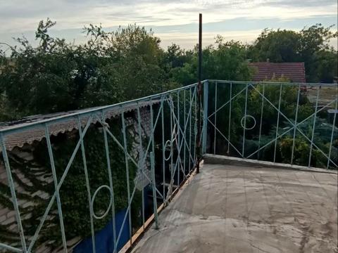 дом по адресу Центральна, 1а