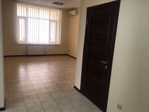 комерційна за адресою Валерія Лобановського просп. (Червонозоряний), 6-В