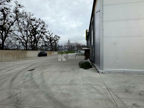 комерційна за адресою Кленова, 1