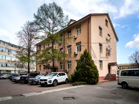 комерційна за адресою Євгенії Мірошниченко вул. (Софії Перовської), 10-Б