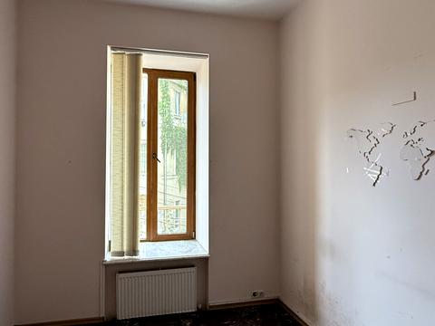 комерційна за адресою Преображенська вул., 15