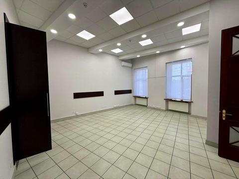 комерційна за адресою Госпітальєрів пров. (2-й Лермонтовський), 13