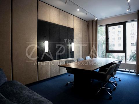 комерційна за адресою Василя Тютюнника вул. (Анрі Барбюса), 28-А