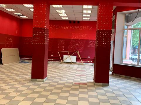 комерційна за адресою Кардинала Любомира Гузара вул., 15