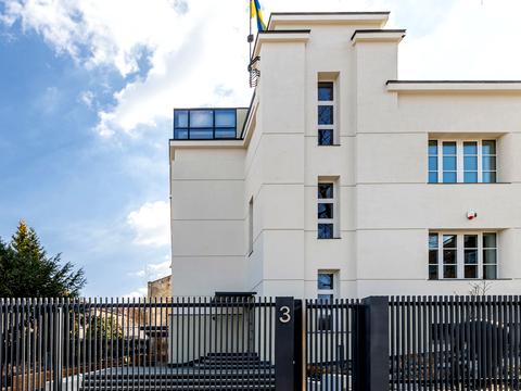 коммерческая по адресу Самчука ул. (Пархоменко), 3