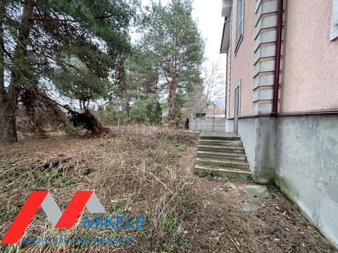 будинок за адресою смт. Козин, 2 лінія, 1