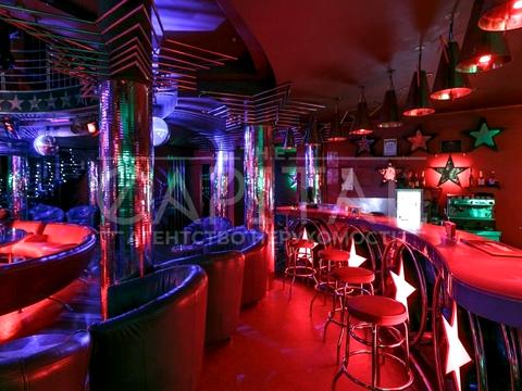 комерційна за адресою Дніпровська набережна вул., 7