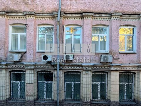 комерційна за адресою Велика Васильківська вул. (Червоноармійська), 77