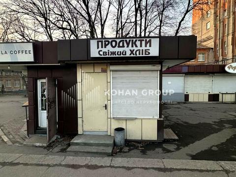 комерційна за адресою Кам'янецька вул., 141