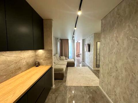 квартира за адресою Космічна вул., 5