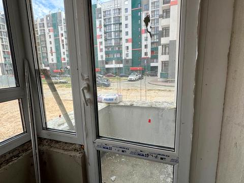 коммерческая по адресу Николая Амосова ул., 4