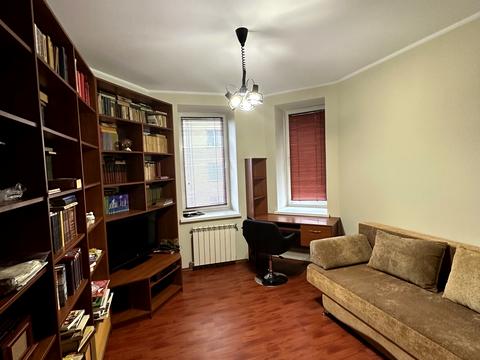 квартира за адресою Коновальця, 23