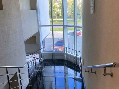комерційна за адресою проспект Л. Українки, 54 А
