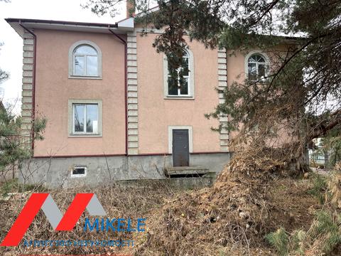 будинок за адресою смт. Козин, 2 лінія, 1