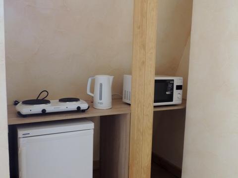 комерційна за адресою Руставелі вул., 31