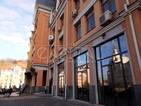 комерційна за адресою Дегтярна вул., 5