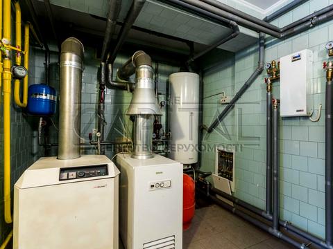 комерційна за адресою Патріарха Володимира Романюка вул. (Жовтнева), 2Б