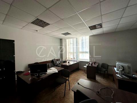 комерційна за адресою Кудрявський узвіз, 7
