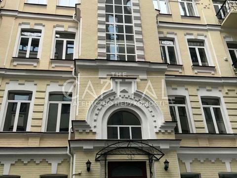 комерційна за адресою Дмитрівська вул., 44-Б