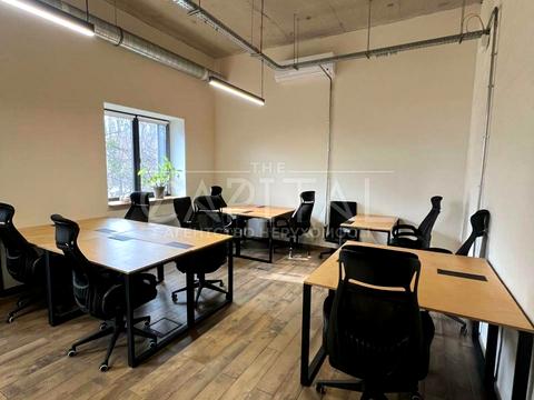 комерційна за адресою Марка Безручка вул., 24