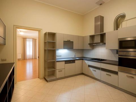 квартира за адресою Шовковична вул., 30-А