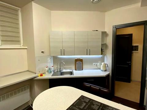 комерційна за адресою Саксаганського вул., 68/21