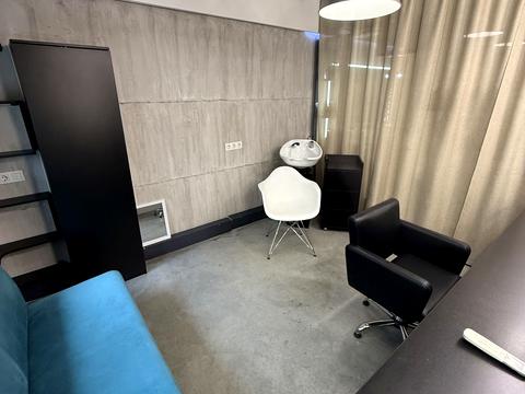 комерційна за адресою Левка Лук'яненка вул. (Василя Жуковського), 16, 18, 20, 24