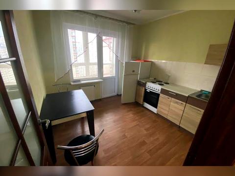 квартира за адресою Бориса Гмирі вул., 12-Б