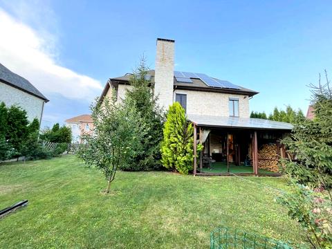 будинок за адресою с. Нові Безрадичі, пісчана