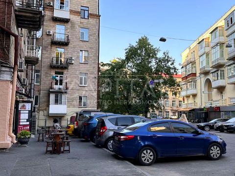 комерційна за адресою Хрещатик вул. (Kreschatic), 21