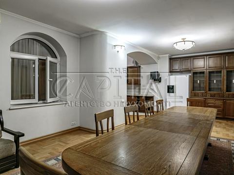 комерційна за адресою Саксаганського вул., 29