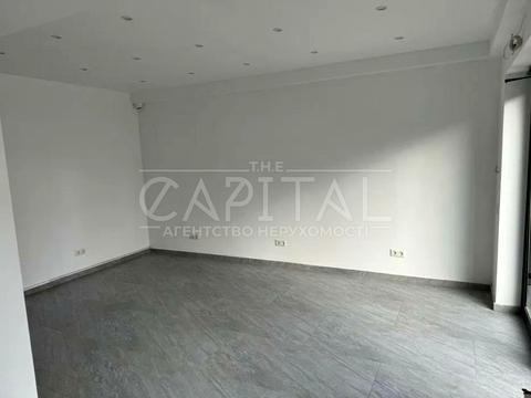 коммерческая по адресу вул. Вінстона Черчилля, 25