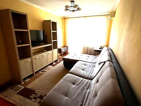 квартира за адресою Дніпро, Червоний камінь, 18