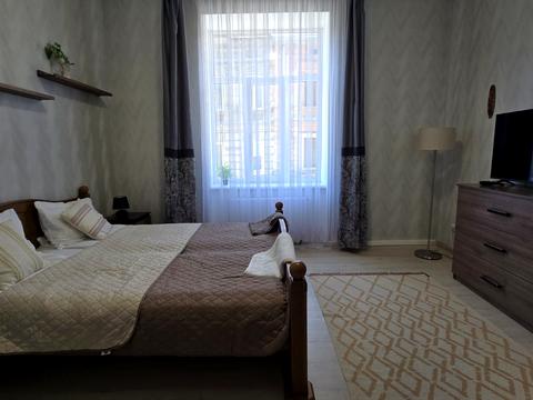 квартира за адресою Братів Міхновських вул. (Московська), 10