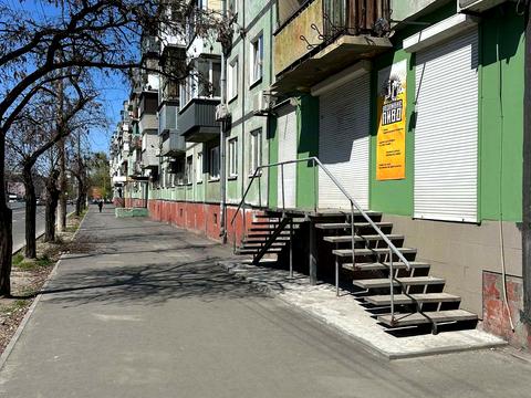 комерційна за адресою Хмельницкого Б., 25