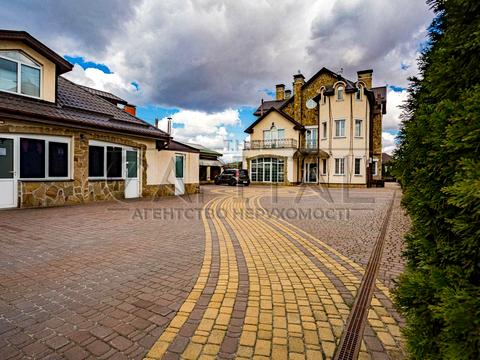 комерційна за адресою Бориспільський, 1