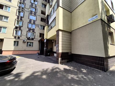 квартира за адресою Вахтанга Кікабідзе вул. (Булгакова), 18