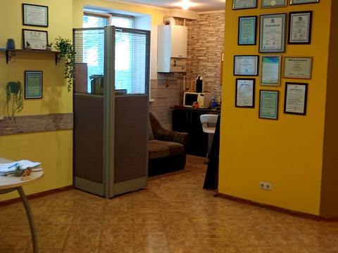 комерційна за адресою Павленка вул., 1В