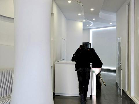 комерційна за адресою Центральна вул., 21-Б