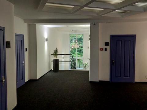 комерційна за адресою Симона Петлюри вул. (), 37