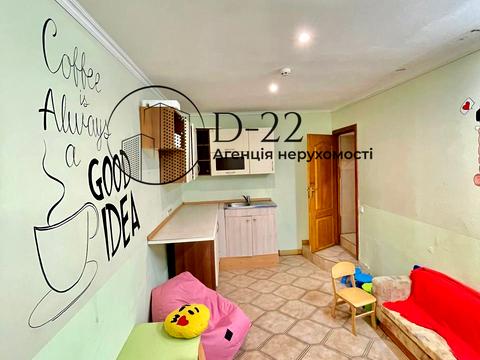 комерційна за адресою Миколи Міхновського бульв. (Дружби Народів), 13