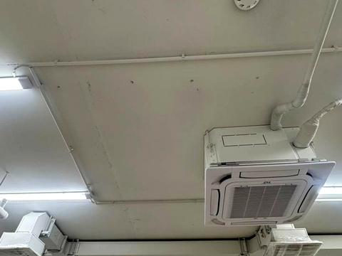 коммерческая по адресу Дніпровська наб., 17