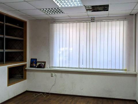 комерційна за адресою Калинова вул., 68